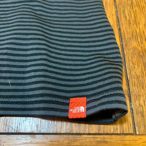 Women’s North Face shirt bundle - Picture 7 of 7